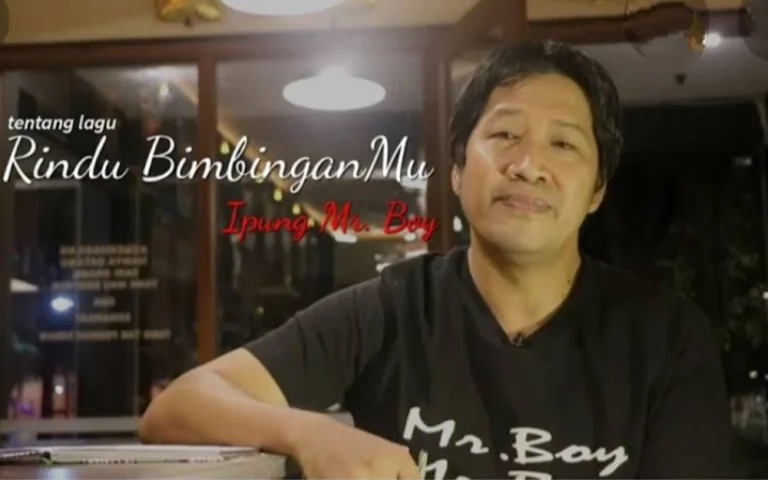 Musisi lokal asal Banyubiru, Kabupaten Semarang, Purwadi, yang dikenal sebagai Ipung Mr. Boy, merilis lagu terbaru berjudul "Penyiar Radio" pada awal September 2024. Lagu bergenre Jawa ini didedikasikan untuk para penyiar radio di Kabupaten Semarang dan sekitarnya, terinspirasi dari pengamatan Ipung terhadap keceriaan para penyiar di udara yang seringkali tidak mencerminkan kondisi batin mereka.