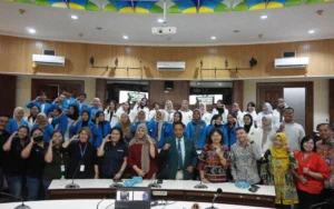 Universitas Kristen Satya Wacana (UKSW) kembali menunjukkan prestasi di dunia pendidikan nasional dengan terpilih sebagai salah satu dari 38 perguruan tinggi di Indonesia yang menjadi tuan rumah program Wirausaha Merdeka Kampus (WMK) tahun 2024. Program ini, bagian dari Kampus Merdeka Kemendikbud Ristek, bertujuan mengembangkan calon wirausahawan melalui aktivitas di luar kelas.