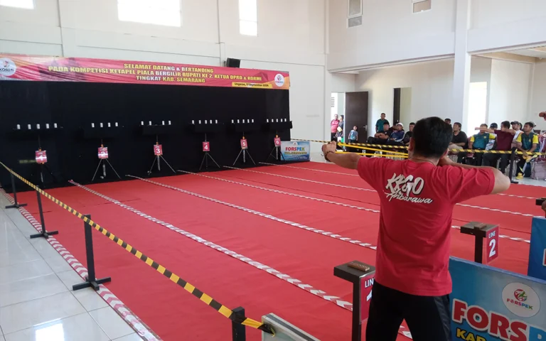 Forum Silaturahmi Pecinta Ketapel (Forspek) Kabupaten Semarang menggelar kompetisi ketapel pada Selasa (17/9/2024) di Aula Gedung PGRI Kabupaten Semarang, kompleks GOR Pandanaran Wujil, Bergas, yang diikuti puluhan pelajar dan guru olahraga dari tingkat SD, SMP, hingga SMA se-Kabupaten Semarang.