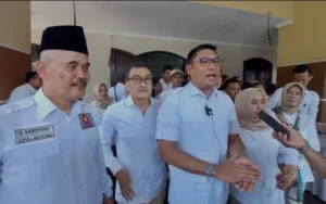 Surat Keputusan (SK) Tim Pemenangan pasangan calon Wali Kota dr. Robby Hernawan dan Wakil Wali Kota Salatiga Nina Agustin telah disetujui pada Minggu, 22 September 2024. Dalam susunan tim tersebut, terdapat beberapa tokoh nasional, termasuk Wakil Menteri Pertanian RI, Sudaryono, yang juga menjabat sebagai Ketua DPD Partai Gerindra Jawa Tengah.