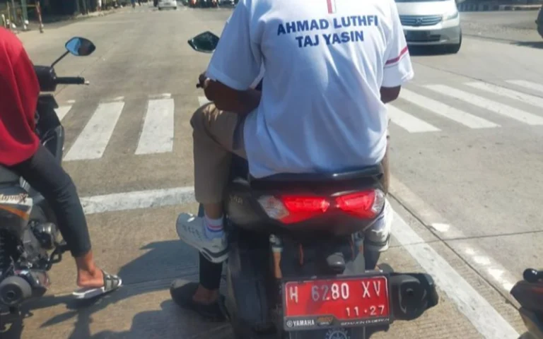 Badan Pengawas Pemilu (Bawaslu) Kota Salatiga sedang menyelidiki dugaan pelanggaran kampanye terkait calon gubernur Jawa Tengah, Ahmad Luthfi, yang diduga menggunakan kendaraan dinas untuk kepentingan kampanye.