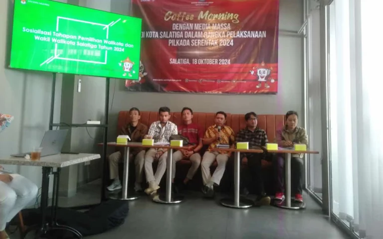 KPU Kota Salatiga akan mengadakan debat publik antar pasangan calon pada 29 Oktober 2024, dengan tiga tema utama: pendidikan, kebudayaan dan olahraga, kesehatan perempuan dan anak, serta hukum dan reformasi birokrasi.