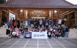 Komunitas Wirausaha Salatiga (KWS) mengadakan kopdar sesi 2 di pendopo DPRD Kota Salatiga pada Sabtu sore, 27 Oktober 2024, dihadiri oleh 112 anggota. Para wirausahawan dari Salatiga dan sekitarnya ini berkumpul untuk berbagi ilmu, strategi, dan motivasi dalam mengembangkan usaha mereka.