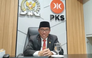 Mantan Wakil Walikota Salatiga, Dr. H. Muh. Haris, M.Si., resmi dilantik sebagai Anggota DPR RI pada Selasa, 1 Oktober 2024, setelah berhasil meraih 64.945 suara dari Dapil Jateng 1 yang mencakup Kota Salatiga, Kabupaten Semarang, Kota Semarang, dan Kabupaten Kendal pada Pemilu 2024.