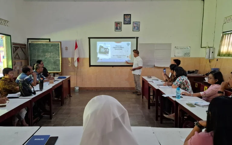 Sekolah SMP Stella Matutina mengadakan pelatihan perlindungan anak di aula sekolah pada akhir pekan kemarin, yang diikuti oleh 22 peserta termasuk kepala sekolah, guru, karyawan, dan komite sekolah.