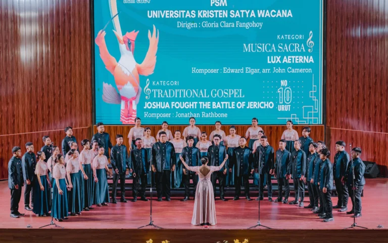 Voice of Satya Wacana Christian University (SWCU) berhasil meraih Medali Emas peringkat 4 di ajang Pesta Paduan Suara Gerejawi (Pesparawi) Mahasiswa Tingkat Nasional 2024 yang diselenggarakan oleh Perpusnas Kemendikbud Ristek di Universitas Nusa Cendana, Kupang, baru-baru ini.