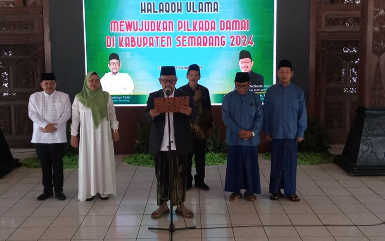 Dalam menghadapi Pilkada Kabupaten Semarang yang semakin dekat, Majelis Ulama Indonesia (MUI) Kabupaten Semarang mengajak masyarakat untuk menjaga situasi yang damai. Ketua MUI, KH Fatchurrohman Tohir, berharap tidak ada gejolak yang mengganggu stabilitas daerah, dan menekankan pentingnya pemilihan kepala daerah sebagai sarana demokrasi untuk menentukan masa depan daerah.