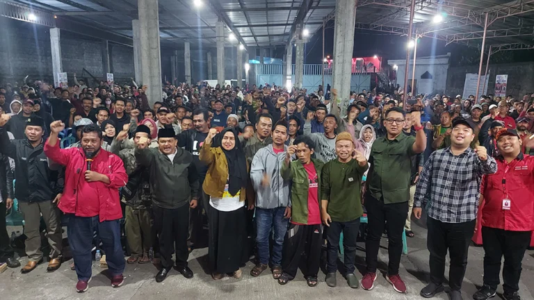 Calon Bupati Semarang, Ngesti Nugraha, berencana mengembangkan sektor pariwisata Kabupaten Semarang melalui serangkaian kegiatan di Kecamatan Bandungan, salah satunya dengan mengadakan Festival Bunga Bandungan untuk meningkatkan daya tarik wisata dan mendukung ekonomi masyarakat setempat.