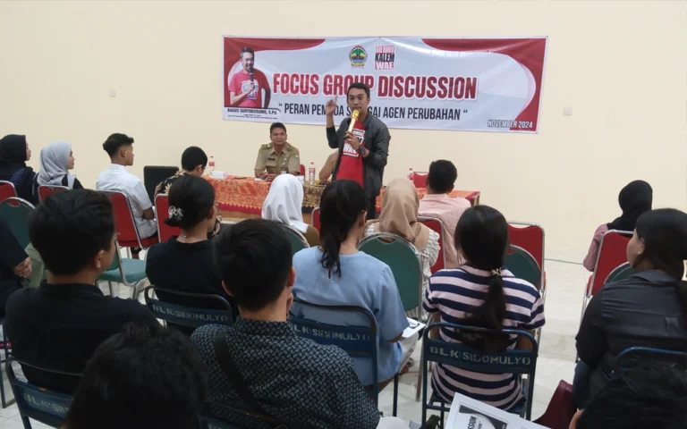 Sumber daya pemuda menjadi aset penting dalam menciptakan perubahan, sebagaimana disampaikan oleh Anggota Komisi E DPRD Provinsi Jawa Tengah, Bagus Suryokusumo, dalam Focus Group Discussion (FGD) bertema “Peran Pemuda sebagai Agen Perubahan” di aula Kantor Kelurahan Sidomulyo, Ungaran Timur, Kabupaten Semarang, pada Senin, 12 November 2024.
