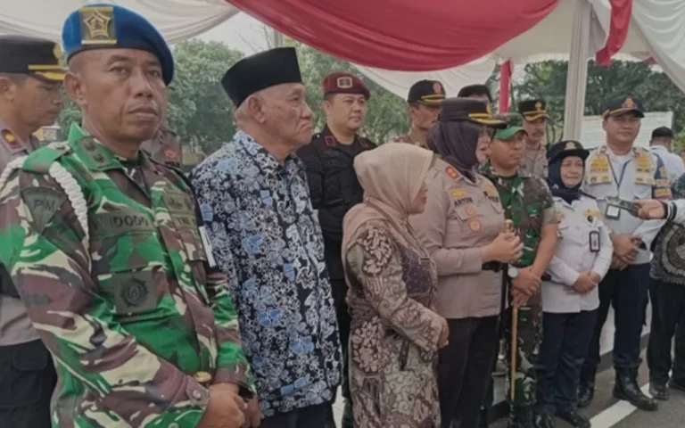 Puncak perayaan Natal dan Tahun Baru 2025 di Salatiga akan berlangsung di Alun-Alun Salatiga pada Rabu (25/12/24) pagi dengan ibadah bersama di Lapangan Pancasila yang diperkirakan dihadiri 15.000 orang, mulai pukul 04.00 WIB hingga selesai.
