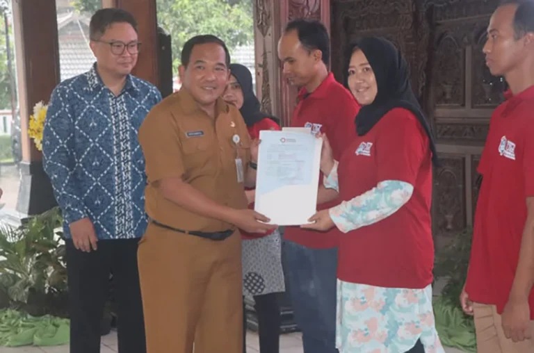 Dinas Koperasi, UKM, Perindustrian, dan Perdagangan (Diskumperindag) Kabupaten Semarang meluncurkan website profil IKM berpotensi ekspor sebagai inovasi strategis dalam pengembangan industri kecil dan menengah (IKM).