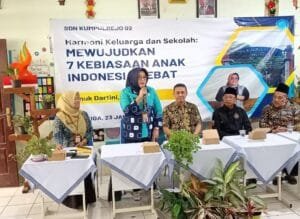 Dinas Pendidikan (Disdik) Kota Salatiga menginstruksikan sekolah-sekolah pendidikan dasar untuk membuat program yang mendukung kegiatan keagamaan selama bulan Ramadan, menyikapi surat edaran bersama (SEB) tiga menteri tentang pembelajaran di bulan Ramadan tahun 2025.