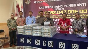 Kejaksaan Negeri (Kejari) Kabupaten Semarang menyerahkan uang pengganti terkait kasus korupsi pengelolaan dana pensiun pegawai PDAM Kabupaten Semarang tahun 2017/2018, dengan Kepala Kejari Ismail Fahmi menyerahkan secara simbolis kepada Bupati Semarang Ngesti Nugraha di ruang pertemuan Kantor BRI Cabang Ungaran, Bandarjo, Ungaran Barat, belum lama ini.