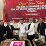 Komisi Pemilihan Umum (KPU) Kota Salatiga menetapkan dr. Robby Hernawan dan Nina Agustin sebagai Wali Kota dan Wakil Wali Kota Salatiga terpilih pada Kamis (9/1/2025) melalui sidang pleno di Kayu Arum Resort, Kota Salatiga. Penetapan ini dilakukan berdasarkan surat dari Mahkamah Konstitusi dan arahan KPU RI setelah memastikan tidak ada sengketa terkait Pilwalkot 2024.