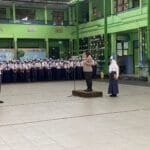 Ada suasana berbeda dalam pelaksanaan Upacara Bendera di SMP 9 Salatiga pada Senin (3/2/2025), di mana Kapolres Salatiga AKBP Aryuni Novitasari, M.Psi, M.Si, Psi bertindak sebagai Pembina Upacara. Upacara berlangsung lebih khidmat dengan antusiasme tinggi dari para siswa.