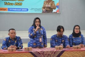 Puluhan siswa dari berbagai SMP negeri dan swasta di Kota Salatiga antusias mengikuti pelatihan kesehatan remaja yang berlangsung selama dua hari pada 17-18 Februari 2025 di aula Ganesa Dinas Pendidikan Kota Salatiga.