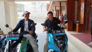 Meskipun kondisi perekonomian kurang menguntungkan, manajemen ojek lokal Salatiga "Jeggboy and Girl" tetap memberikan Bonus Hari Raya (BHR) kepada lebih dari 300 driver dengan besaran bervariasi, antara Rp200 ribu hingga Rp800 ribu.