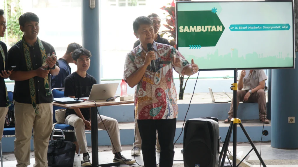 Puluhan prototipe inovatif hasil kolaborasi mahasiswa Universitas Kristen Satya Wacana (UKSW) dipamerkan dalam ajang Smart Urban Farming Expo di area Student Center (SC). Acara ini melibatkan mahasiswa dari berbagai fakultas dan diselenggarakan oleh Program Studi Agroteknologi Fakultas Pertanian dan Bisnis (FPB).