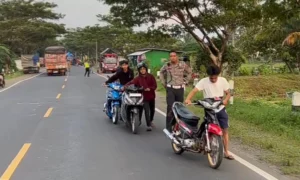 Polres Semarang menggelar operasi penertiban balapan liar di Jalan Lingkar Ambarawa pada Rabu sore, 5 Maret 2025, dengan menyasar sekelompok remaja yang sering menggunakan jalur tersebut untuk balapan menjelang berbuka puasa. Operasi ini dipimpin oleh Kasatlantas Polres Semarang AKP Lingga Ramadhani dan melibatkan Sub Denpom Ambarawa, Provost Kavaleri, serta Babinsa Koramil Ambarawa.