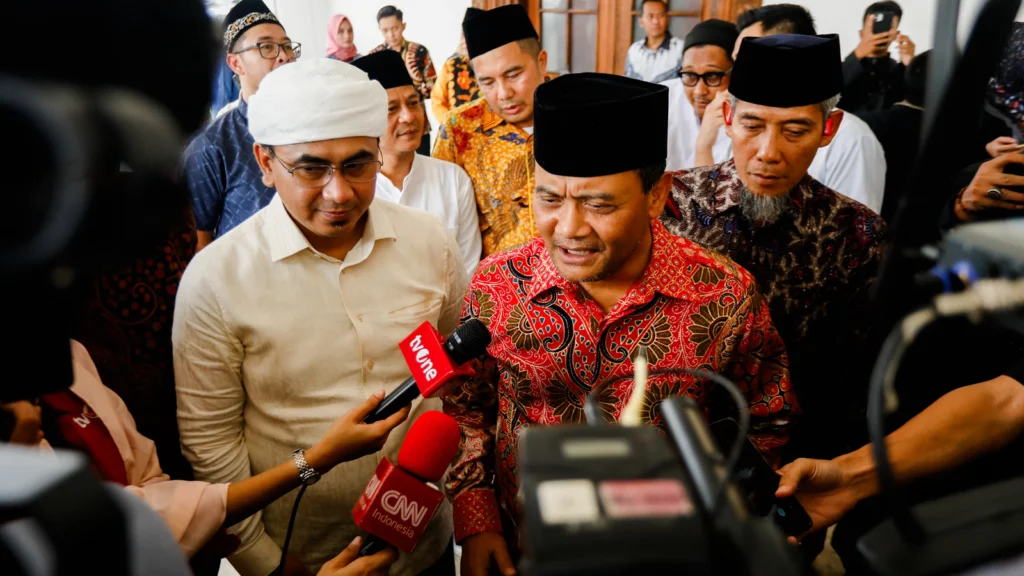 Gubernur Jawa Tengah Ahmad Luthfi menyatakan bahwa pelaksanaan mudik Lebaran di Jawa Tengah berjalan kondusif dan mengapresiasi seluruh petugas pelayanan serta pengamanan yang bertugas dalam operasi kemanusiaan ini. Pernyataan tersebut disampaikannya setelah Salat Id di Lapangan Pancasila, Simpanglima, Kota Semarang, pada Senin, 31 Maret 2025.