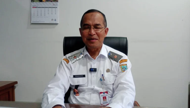 Penerapan pungutan retribusi sampah mulai diberlakukan di Tempat Pengolahan Sampah Reduce, Reuse, dan Recycle (TPS3R) Bulu, Kelurahan Tegalrejo, Kecamatan Argomulyo, Kota Salatiga. Plt Kepala Dinas Lingkungan Hidup (DLH) Kota Salatiga, BPH Pramusinta, menyampaikan kebijakan ini berlaku berdasarkan Perda Kota Salatiga Nomor 1 Tahun 2024 tentang retribusi kebersihan.