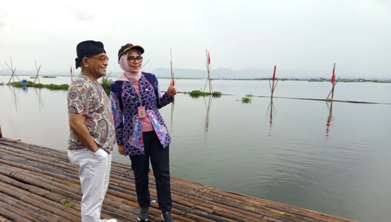 ektor pariwisata Kabupaten Semarang mengalami peningkatan signifikan dalam pendapatan dan jumlah kunjungan selama libur Lebaran 2025. Kepala Dinas Pariwisata Wiwin Sulistyowati melaporkan bahwa lima destinasi wisata utama yang dikelola Pemda mencatat pendapatan sebesar Rp437.185.000 dengan 184.800 wisatawan nusantara dan 58 wisatawan mancanegara.