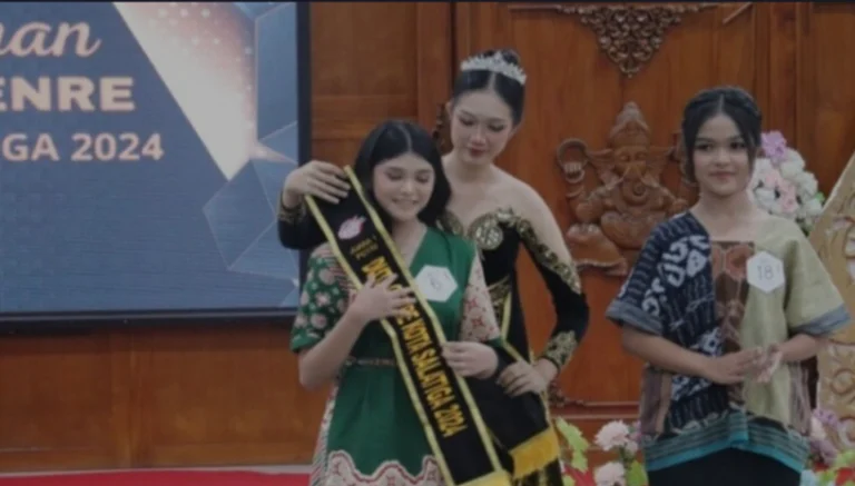 Juliana Sheila U. Tampubolon, siswi kelas XI SMA 3 Salatiga, terpilih sebagai Duta Generasi Berencana (Genre) Kota Salatiga Tahun 2024. Remaja berusia 17 tahun ini berhasil mengukir prestasi membanggakan setelah sebelumnya hanya bermula dari ketertarikannya melihat poster ajang tersebut di Instagram.