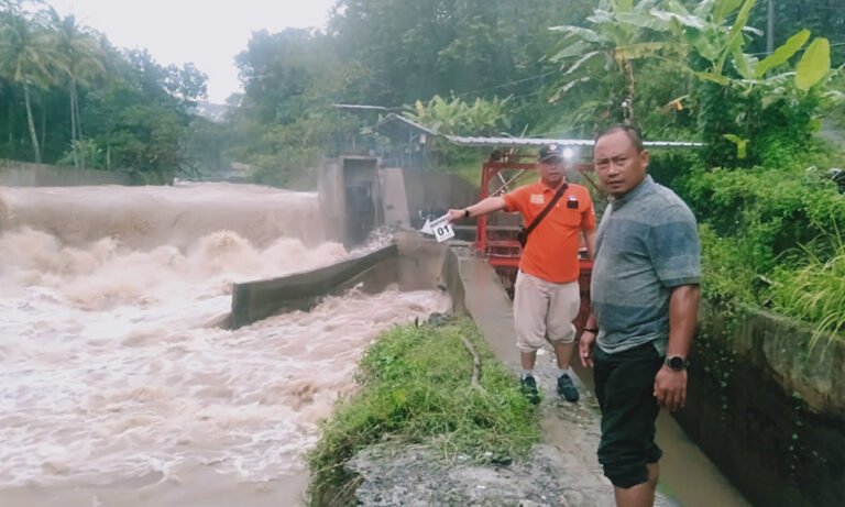 Seorang pria bernama Angga Joko (31) asal Sukoharjo ditemukan meninggal dunia setelah perahu karet yang ditumpanginya bersama lima orang lainnya terbalik saat melakukan aktivitas rafting di Sungai Tuntang, Kabupaten Semarang, pada Minggu, 18 Mei 2025. Insiden ini terjadi ketika rombongan memulai pengarungan dari dekat PLTMH Jatirunggo sekitar pukul 10.30 WIB dan hanya berselang 10 menit kemudian perahu mereka terbalik.