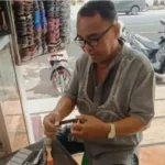 Setelah menabung secara rutin selama belasan tahun, pasangan suami istri Suratno (67) dan Supriyati (62), warga Pungkursari, Kelurahan Salatiga, Kecamatan Sidorejo, Kota Salatiga, akhirnya akan menunaikan ibadah haji tahun ini. Mereka akan berangkat dari Embarkasi Solo pada 10 Mei 2025 bersama 166 calon haji lain asal Salatiga dalam kloter 38.