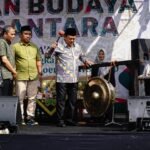 Wali Kota Salatiga Robby Hernawan membuka secara resmi Pawai Ta’aruf Piala Wali Kota ke-4 dalam rangka Haul ke-10 KH. M. Zoemri RWS yang diadakan di Lapangan Kecandran, Kecamatan Sidomukti, Kota Salatiga, pada Sabtu, 17 Mei 2025. Kegiatan ini dihadiri oleh berbagai pihak termasuk kontingen dari lembaga pendidikan dan masyarakat umum. Acara digelar sebagai bentuk penghormatan terhadap perjuangan dan keteladanan Kyai Zoemri dalam bidang keilmuan dan dakwah Islam.