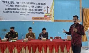 Pemerintah Kelurahan Tingkir Lor menggelar sosialisasi hukum bertema “Sosialisasi Penyelesaian Masalah Hukum Melalui Jalur Mediasi, Non-Litigasi, dan Pos Bantuan Hukum” bersama PUSBAKUM UIN Salatiga, Polres Salatiga, dan Kejaksaan Negeri Salatiga di Aula Kelurahan Tingkir Lor, Selasa (24/6/2025), untuk meningkatkan literasi hukum dan mendorong penyelesaian sengketa secara damai dan efektif.