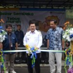 Perumda BPR Bank Salatiga menggelar perayaan Hari Ulang Tahun ke-28 di Kantor Pusat Bank Salatiga pada Rabu, 11 Juni 2026, yang dihadiri oleh Wali Kota Salatiga Robby Hernawan, Direktur Utama Dartho Supriyadi, dan jajaran pegawai. Kegiatan ini berlangsung di Kota Salatiga sebagai bentuk apresiasi atas kontribusi Bank Salatiga dalam mendorong pertumbuhan ekonomi lokal, mendukung UMKM, dan meningkatkan literasi keuangan masyarakat.