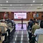 Pemerintah Kota Salatiga melalui Kesbangpol mengadakan sosialisasi pendidikan politik bagi 100 Ketua RW dan RT se-Kota Salatiga di Ruang Kaloka Gedung Setda Salatiga pada Jumat (27/6/2025). Kegiatan ini bertujuan untuk meningkatkan pemahaman dan kesadaran politik masyarakat agar mampu melindungi hak dan kewajiban politik mereka sebagai warga negara.