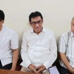Anggota Komisi IX DPR RI, Muhammad Haris, mengusulkan revisi Undang-Undang Pemilu usai Mahkamah Konstitusi (MK) memutuskan pemisahan jadwal pemilu nasional dan daerah, yang ia sampaikan saat bertemu media di Kota Salatiga pada Jumat (27/6/2025). Usulan ini bertujuan memperkuat demokrasi di pusat dan daerah dengan skema dua kali pemilu serentak, yaitu pada 2029 untuk Presiden, DPR RI, dan DPD RI, serta pada 2031 untuk Gubernur, Bupati/Wali Kota, dan DPRD.