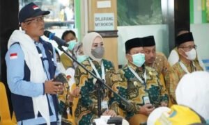 Pemerintah Kota Salatiga menjemput secara langsung jemaah haji asal Salatiga yang tiba di Tanah Air melalui Asrama Haji Donohudan, Boyolali, pada Senin (23/6/2025) sebagai bentuk penghormatan dan kepedulian kepada masyarakat yang telah menyelesaikan ibadah haji.