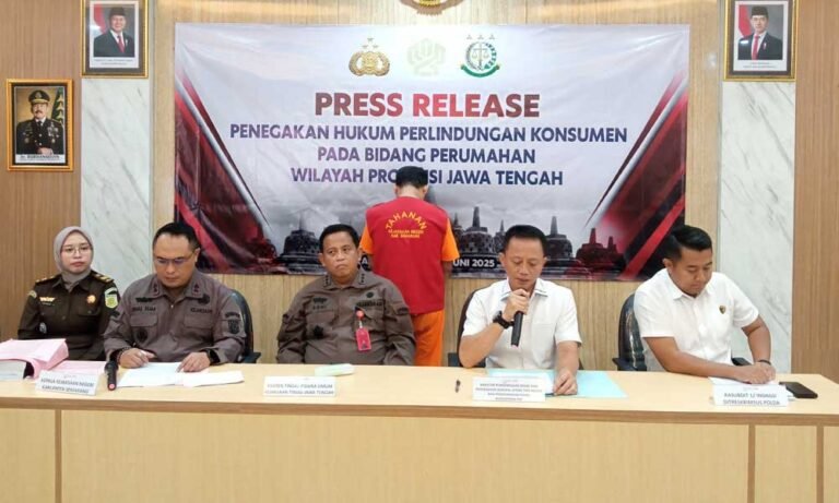 Kasus dugaan penipuan dalam penjualan rumah oleh PT Agung Citra Khasthara menyeret Direktur perusahaan, Billy Murwantioko, yang menjual 66 unit rumah tanpa menyerahkan sertifikat kepemilikan kepada konsumen. Peristiwa ini terjadi di Perumahan Asri Regency Punsae, Ungaran Timur, Kabupaten Semarang, dan memasuki babak baru setelah berkas dinyatakan lengkap (P21) dan dilimpahkan ke Kejaksaan Negeri Kabupaten Semarang pada Kamis, 19 Juni 2025.