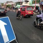 Pemerintah Kabupaten Semarang melalui Dinas Perhubungan resmi menghentikan uji coba penerapan sistem satu arah (SSA) di Jalan Jenderal Sudirman, Ambarawa, pada Jumat, 13 Juni 2025, setelah hasil dua kali evaluasi menunjukkan bahwa kondisi jalan tidak memungkinkan untuk diberlakukan sistem tersebut. Keputusan ini diambil oleh Kepala Dishub Tri Martono karena berbagai kendala teknis dan sosial, seperti masuknya sepeda motor ke permukiman warga, sempitnya jalur alternatif, serta dampak ekonomi terhadap usaha warga akibat ketiadaan lokasi parkir.