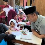 Sebuah kegiatan mulia dilakukan oleh Ipda Bakti Nur Cahyo (43), anggota Polres Salatiga, yang setiap sore mengendarai motor tua Honda Astrea Grand 1997 dari mako Polres menuju rumahnya di Dusun Congol, Desa Medayu, Kecamatan Suruh, Kabupaten Semarang, sekitar pukul 16.00 WIB.