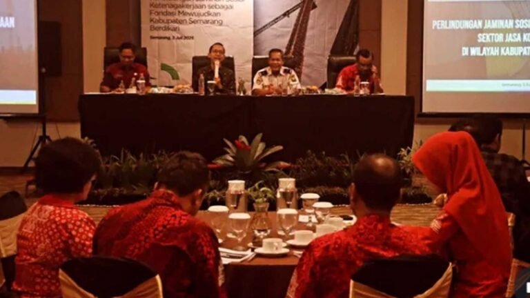 Selama semester pertama 2025 tercatat 1.600 kasus kecelakaan kerja di Kabupaten Semarang, dengan mayoritas terjadi di jalan raya dan hanya 11 kasus berasal dari sektor konstruksi, seperti diungkapkan Kepala BPJS Ketenagakerjaan Cabang Ungaran Mulyono Adi Nugroho dalam sosialisasi kepesertaan jaminan sosial tenaga kerja di Hotel The Wujil, Bergas, Kamis (3/7/2025).