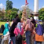 Peringatan Hari Bhayangkara ke-79 digelar dengan khidmat dan meriah oleh Polres Salatiga yang dipimpin Kapolres AKBP Veronica sebagai Inspektur Upacara di Alon-Alon Pancasila, Kota Salatiga, pada Selasa, 1 Juli 2025. Acara yang diikuti oleh 1.779 peserta dari unsur Polri, TNI, ASN, pelajar, ormas, dan masyarakat umum ini bertujuan untuk mempererat sinergit