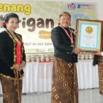 Dalam rangka memperingati Hari Ulang Tahun (HUT) ke-1275 Kota Salatiga, Wali Kota Salatiga dr. Robby Hernawan dan Ketua TP PKK Kota Salatiga menyelenggarakan kegiatan Bagi-Bagi Jenang Salatigan yang berlangsung di Rumah Dinas Wali Kota Salatiga. Kegiatan ini dilaksanakan pada momentum peringatan hari jadi kota sebagai bentuk dedikasi dan inisiasi pribadi dari Wali Kota yang ingin menjadikannya tradisi tahunan.
