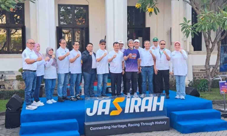 Kompetisi Jasirah Race 2025 diselenggarakan sebagai ajang wisata sejarah berbasis moda kereta api yang menyusuri lima kota di Jawa Tengah dan DIY. Kegiatan ini diinisiasi oleh Kantor Perwakilan Bank Indonesia Provinsi Jawa Tengah bersama seluruh KPwBI di Jateng dan DIY, berkolaborasi dengan Pemprov Jawa Tengah, PT KAI, Gojek Tokopedia, dan Garuda Indonesia.
