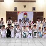Ujian Kenaikan Tingkat (UKT) Karate Semester 1 Kabupaten Semarang digelar pada Minggu (7/7/2025) di Gedung Serbaguna kantor Kelurahan Gedanganak, Kecamatan Ungaran Timur, dengan Dojo Great Warrior Ungaran sebagai tuan rumah yang dipercaya menyelenggarakan kegiatan tersebut.