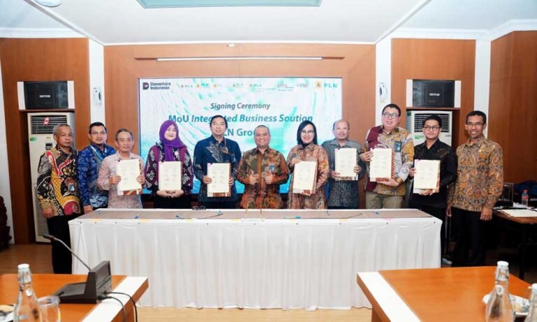 PLN Group menandatangani Memorandum of Understanding (MoU) Pemasaran Bersama Integrated Business Solution untuk menghadirkan layanan satu pintu yang terintegrasi. Kolaborasi ini melibatkan PLN Icon Plus dan anak perusahaan PLN Group lainnya di wilayah kerja PLN Unit Induk Distribusi Jawa Tengah dan D.I. Yogyakarta.