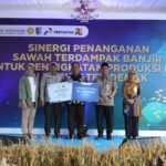 Pemerintah Provinsi Jawa Tengah bersama Bank Indonesia Perwakilan Jateng, BBWS, dan pemangku kepentingan memulihkan lahan pertanian terdampak banjir di Kabupaten Grobogan dan Demak pada pertengahan 2025 untuk menjaga ketahanan pangan dan menstabilkan harga beras. Kegiatan yang melibatkan Wakil Gubernur Jateng Taj Yasin Maimoen, Plh Kepala BI Jateng Nita Rachmenia, perwakilan Kementerian Pertanian, serta TPID provinsi dan kabupaten ini berlangsung di wilayah Karangtengah (Demak) dan Grobogan, Jawa Tengah.