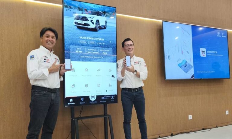 Toyota-Astra Motor (TAM) meluncurkan versi terbaru aplikasi mTOYOTA dalam ajang GAIKINDO Indonesia International Auto Show (GIIAS) 2025 sebagai bentuk komitmen dalam menghadirkan pengalaman kepemilikan kendaraan yang lebih terintegrasi, terkoneksi, dan nyaman bagi pelanggan. Marketing Director PT TAM, Hiroyuki Oide, menjelaskan bahwa aplikasi ini kini tampil lebih lengkap dan user-friendly, sejalan dengan semangat #TOYOTAInYourHands.