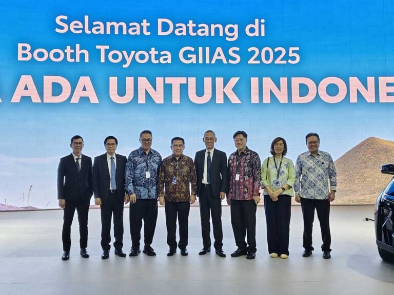 PT Toyota-Astra Motor (TAM) menghadirkan solusi mobilitas berkelanjutan melalui partisipasinya di GAIKINDO Indonesia International Auto Show (GIIAS) 2025, dengan tema “Toyota Ada untuk Indonesia”. Toyota, yang telah berkiprah selama 54 tahun di Indonesia, menampilkan 30 unit kendaraan di Hall 5A ICE BSD City, Tangerang, pada 24 Juli hingga 3 Agustus 2025.