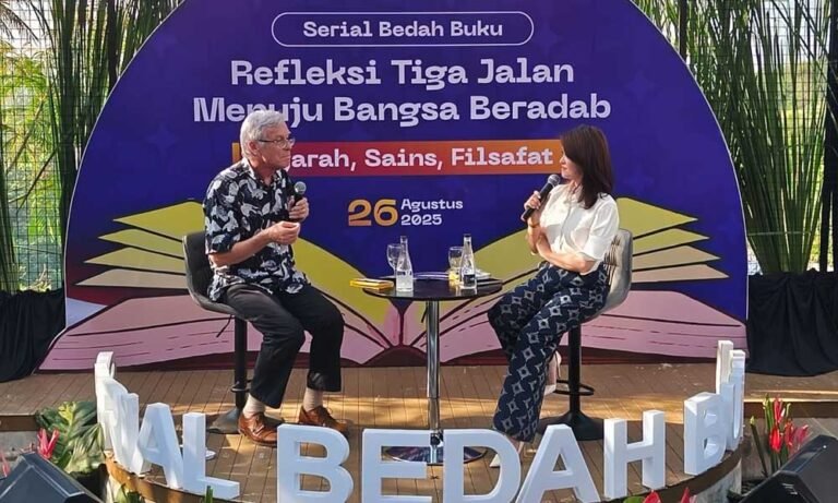 Kantor Perwakilan Bank Indonesia Provinsi Jawa Tengah menggelar Serial Bedah Buku seri kedua bertema Refleksi Tiga Jalan Menuju Bangsa Beradab di Kopi Nako, Kota Semarang, Selasa (26/8/2025), dengan menghadirkan buku 1830 karya Melissa Sunjaya bersama sejarawan Peter Carey.