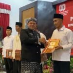 Sebanyak tujuh narapidana di Lapas Kelas IIA Ambarawa, Kabupaten Semarang, memperoleh kebebasan setelah menerima remisi pada momentum HUT ke-80 Republik Indonesia, Minggu (17/8/2025). Kepala Lapas Kelas IIA Ambarawa, Subakdo Wulandoro, menyebutkan total 602 warga binaan mendapat pengurangan masa hukuman, dengan tujuh di antaranya langsung bebas, termasuk Supriyanto asal Salatiga.