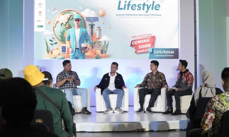PLN Icon Plus SBU Regional Jawa Bagian Tengah melalui PLN Icon Plus Kantor Perwakilan Yogyakarta berkolaborasi dengan PLN UP3 Yogyakarta, PLN Insurance, dan PLN Electricity Services memeriahkan Jogja Fashion Week 2025 dengan menggelar Talkshow Interaktif – Electrifying Lifestyle pada Senin (18/8/2025) di Jogja Expo Center Hall C, sebagai upaya memperkenalkan layanan kelistrikan modern terintegrasi mulai dari energi ramah lingkungan hingga tips hemat listrik.